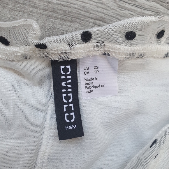 🤑H&M Divided pocadot crop top, XS, Black and White - Picture 3 of 9